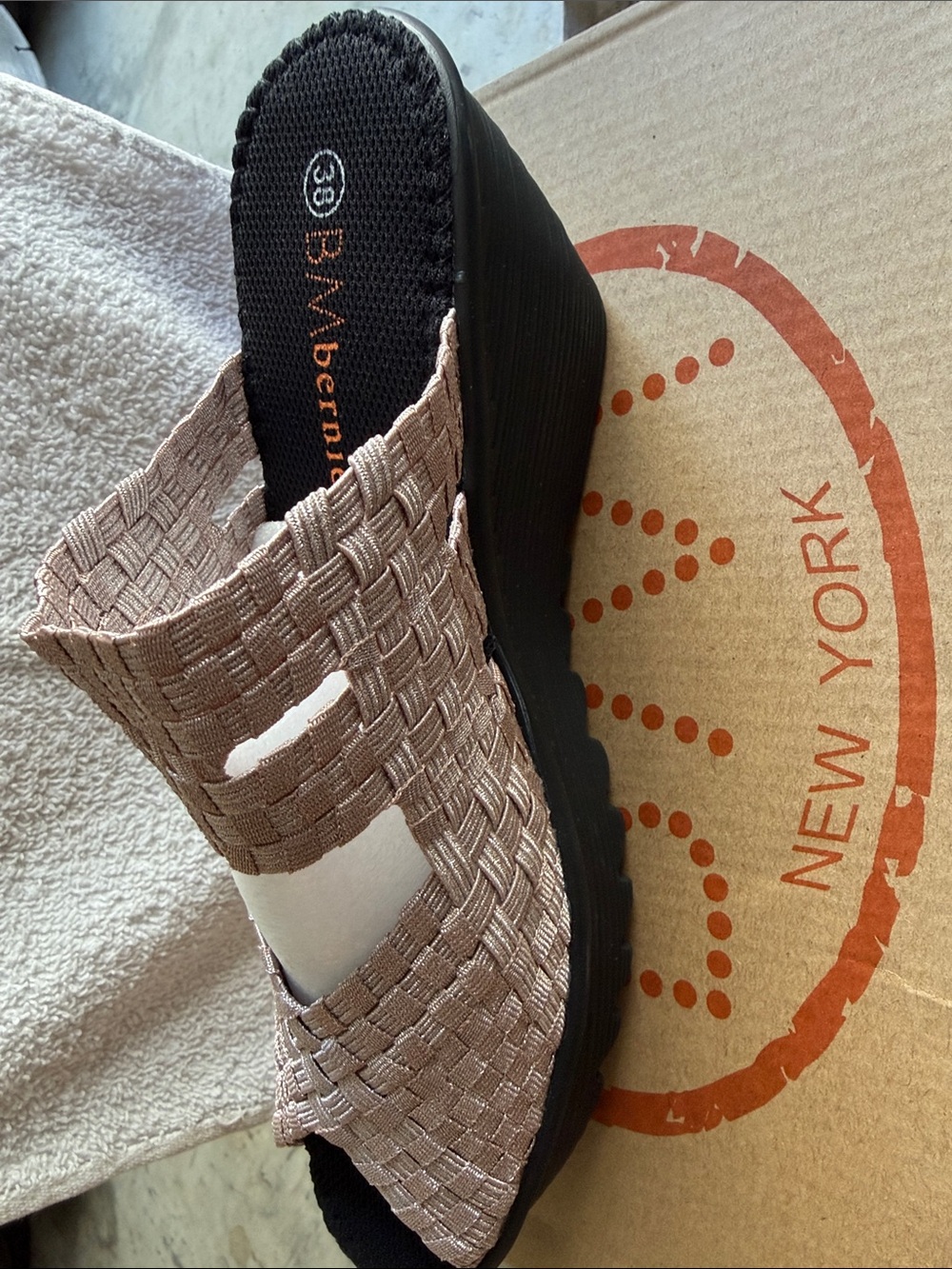 bernie mev. Woven Slide Mule in Taupe with Black Sole